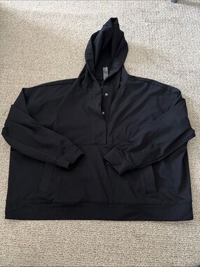 Lou & Grey Black Pullover Hoodie